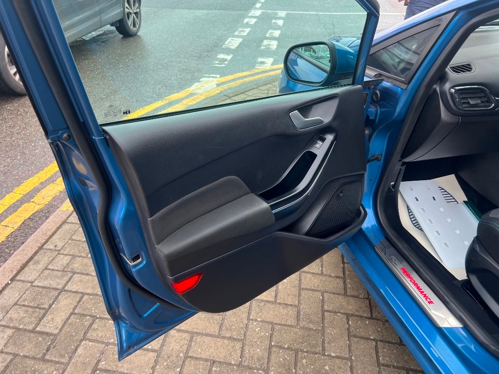 Used Ford Fiesta 2018 for sale - 77530412: Photo 6