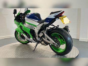 Used Kawasaki Ninja Zx 10 2024 for sale - bike-77251059: Photo