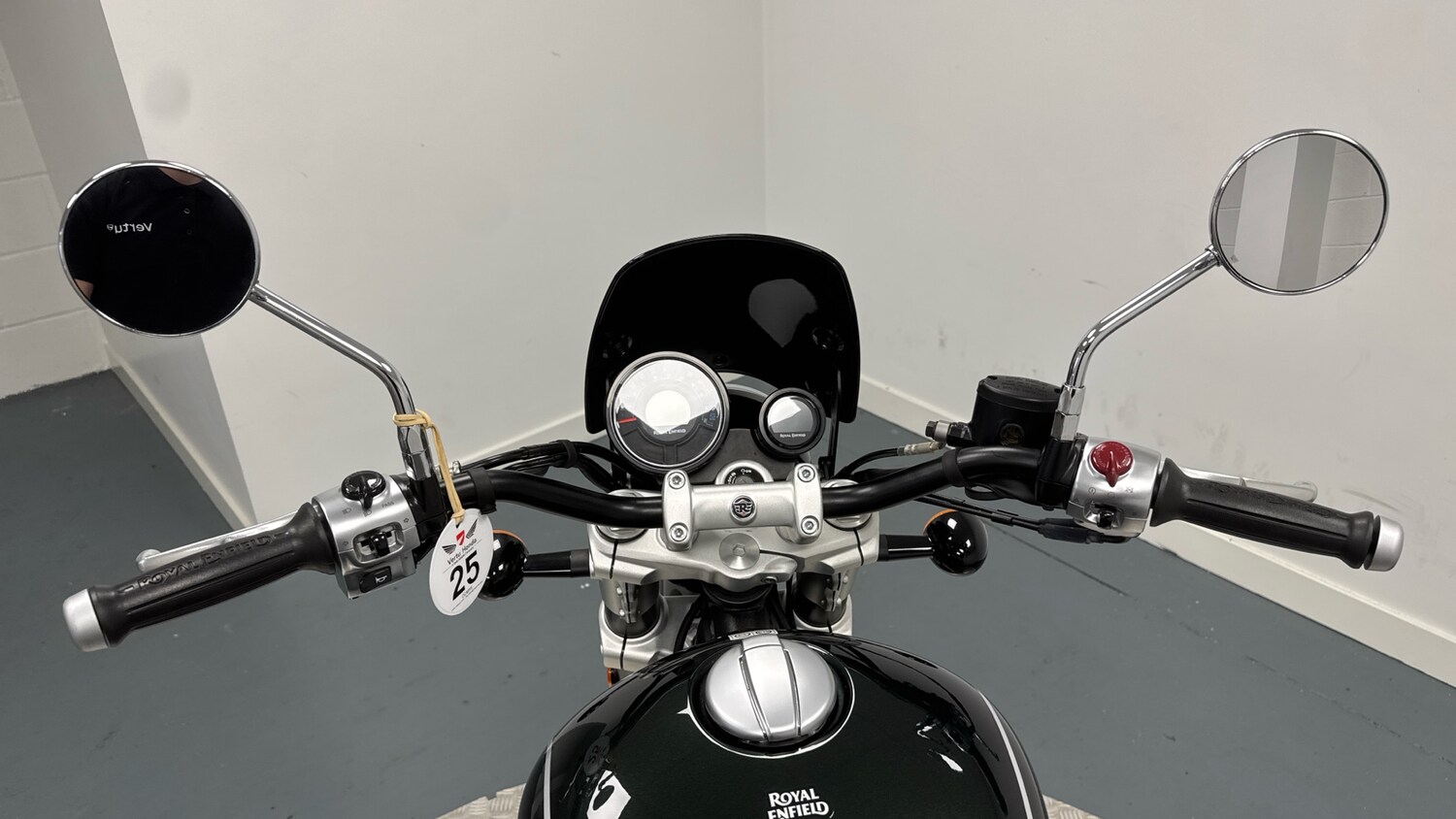 Used Royal Enfield Super Meteor 2024 for sale - 78772969: Photo 2