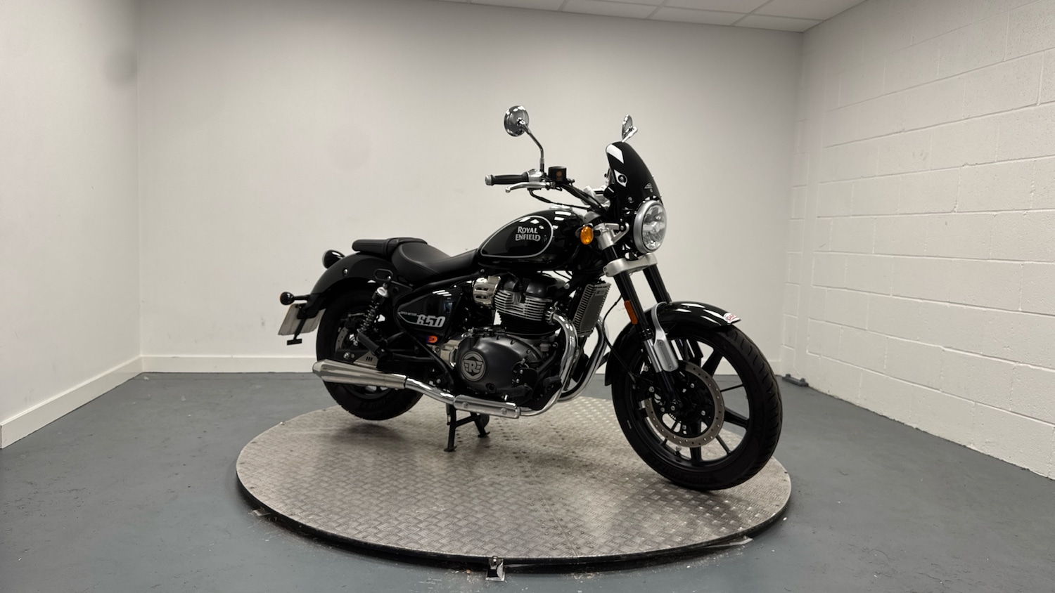 Used Royal Enfield Super Meteor 2024 for sale - 78772969: Photo 3