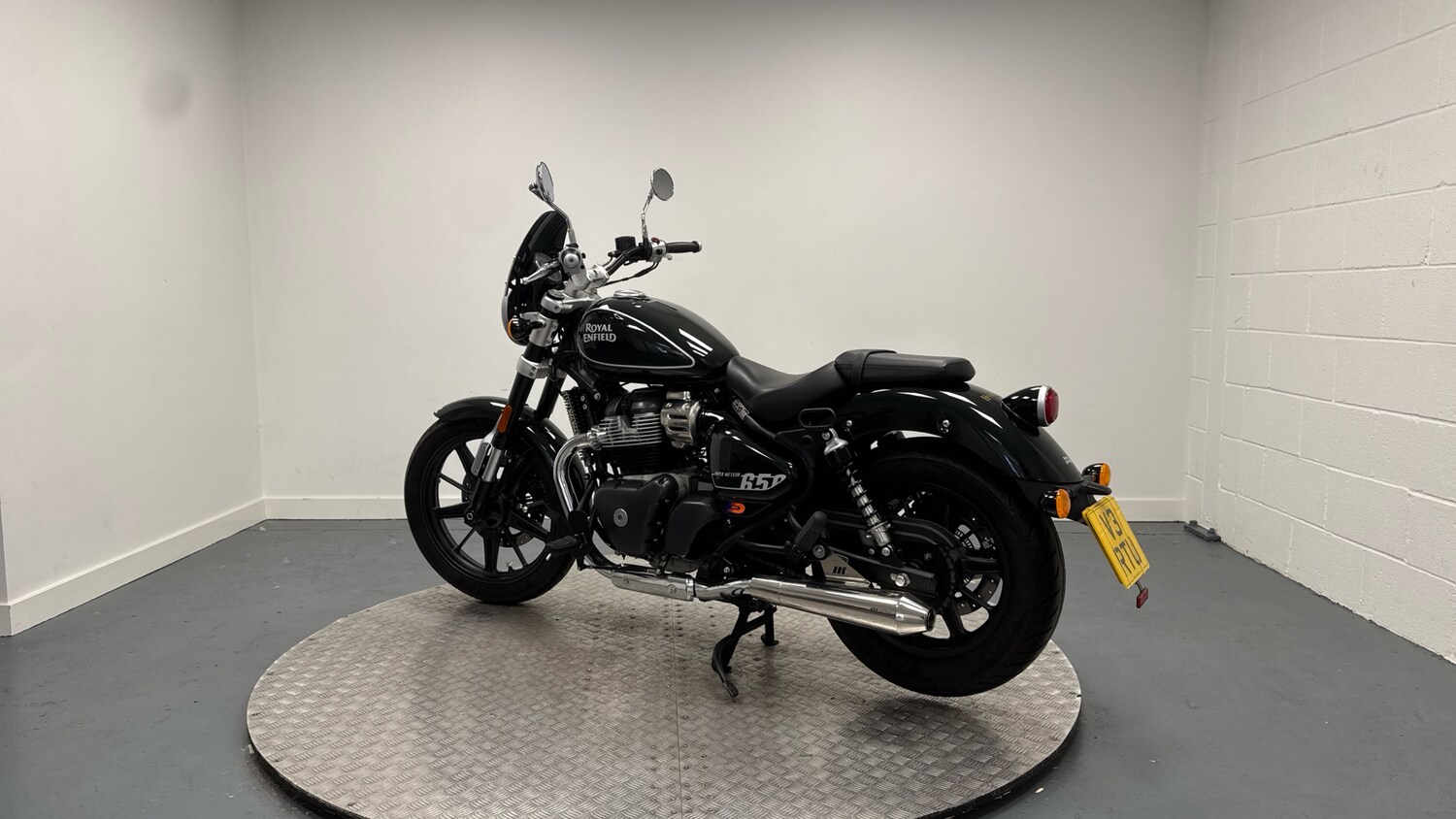 Used Royal Enfield Super Meteor 2024 for sale - 78772969: Photo 4
