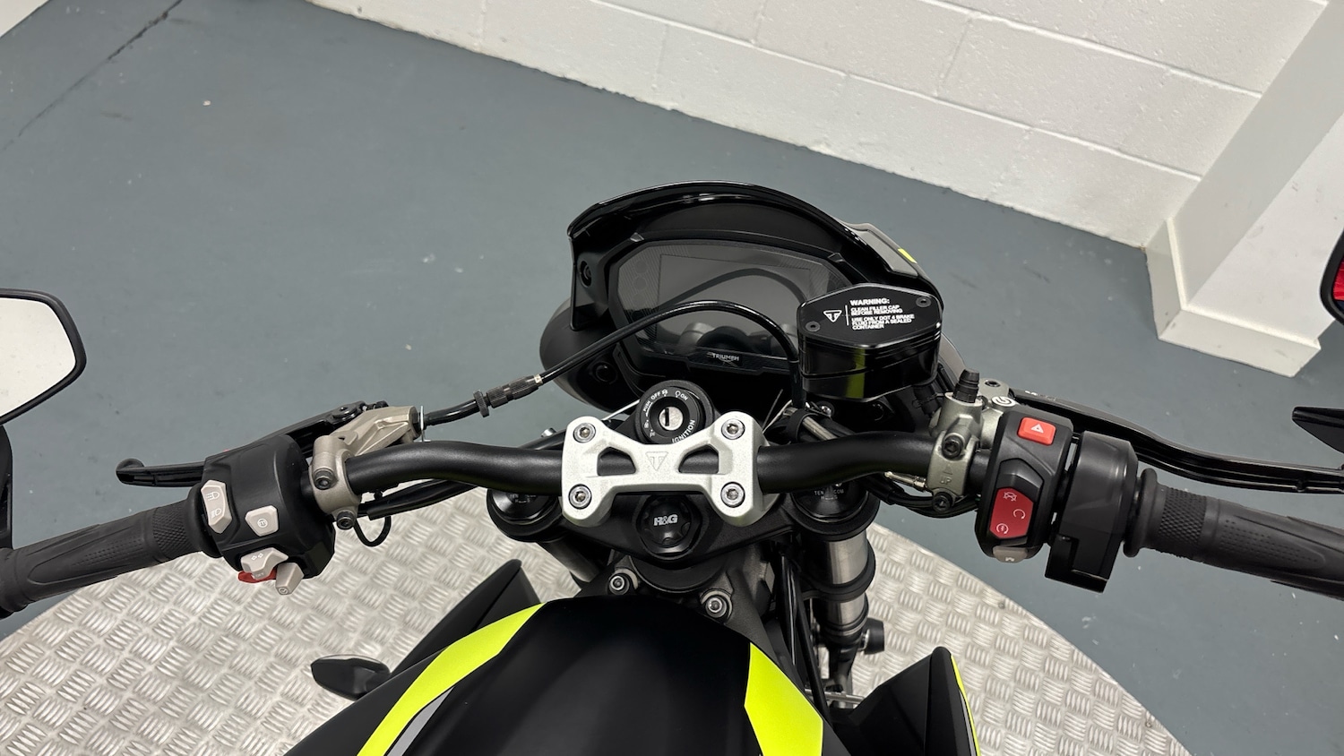 Used Triumph STREET 2021 for sale - 78939371: Photo 2