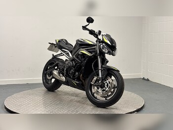 Used Triumph STREET 2021 for sale - bike-78939371: Photo