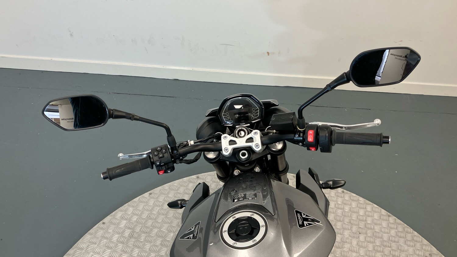 Used Triumph STREET 2024 for sale - 78316517: Photo 11