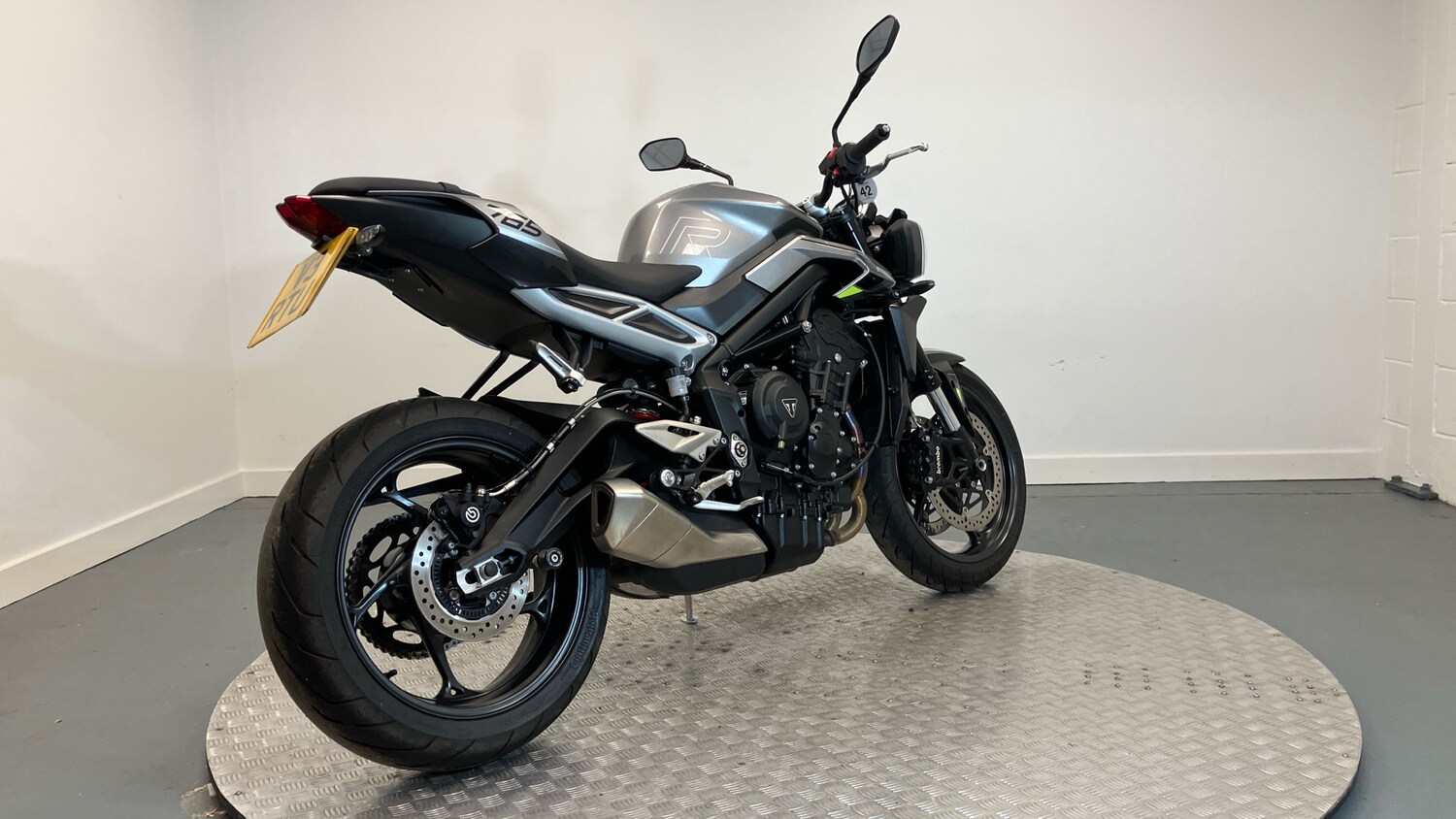 Used Triumph STREET 2024 for sale - 78316517: Photo 3