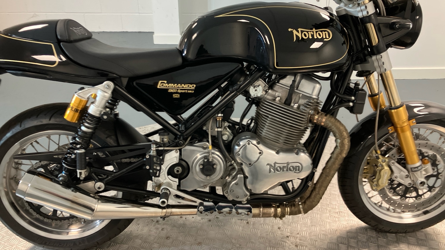 Norton Commando