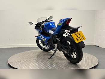 Used Suzuki GSX-R 2022 for sale - bike-79007229: Photo