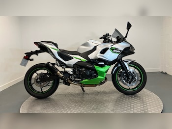 Used Kawasaki Ninja 2024 for sale - bike-78038518: Photo