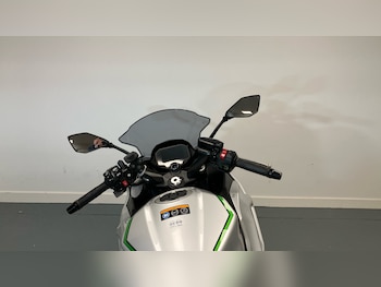 Used Kawasaki Ninja 2024 for sale - bike-78038518: Photo