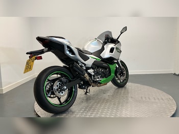 Used Kawasaki Ninja 2024 for sale - bike-78038518: Photo