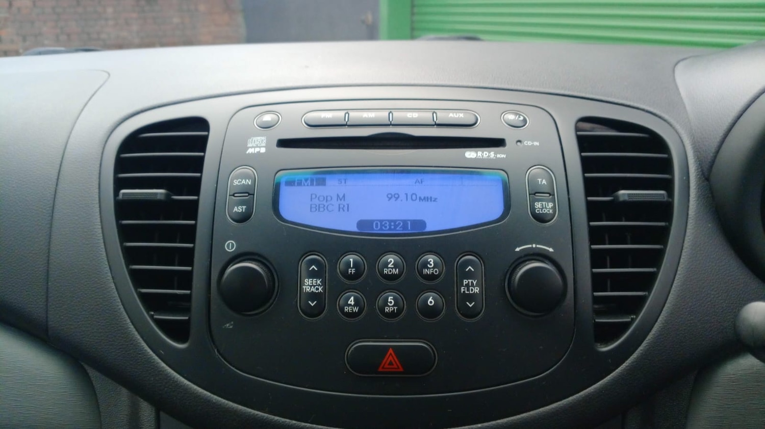 Used Hyundai i10 2012 for sale - 76919238: Photo 12