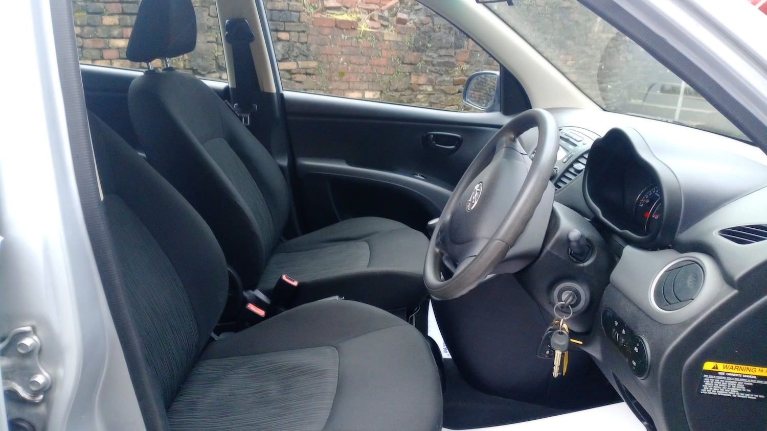 Used Hyundai i10 2011 for sale - 77321857: Photo 10