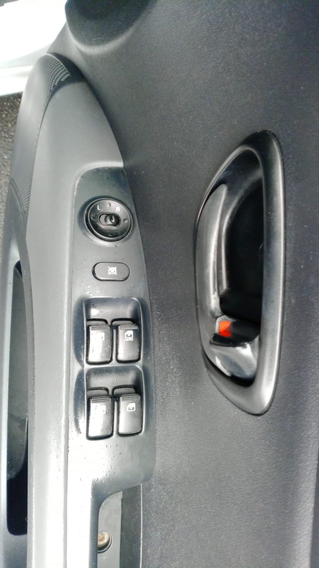 Used Hyundai i10 2011 for sale - 77321857: Photo 15