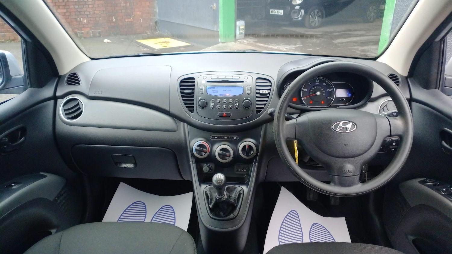 Used Hyundai i10 2011 for sale - 77321857: Photo 8