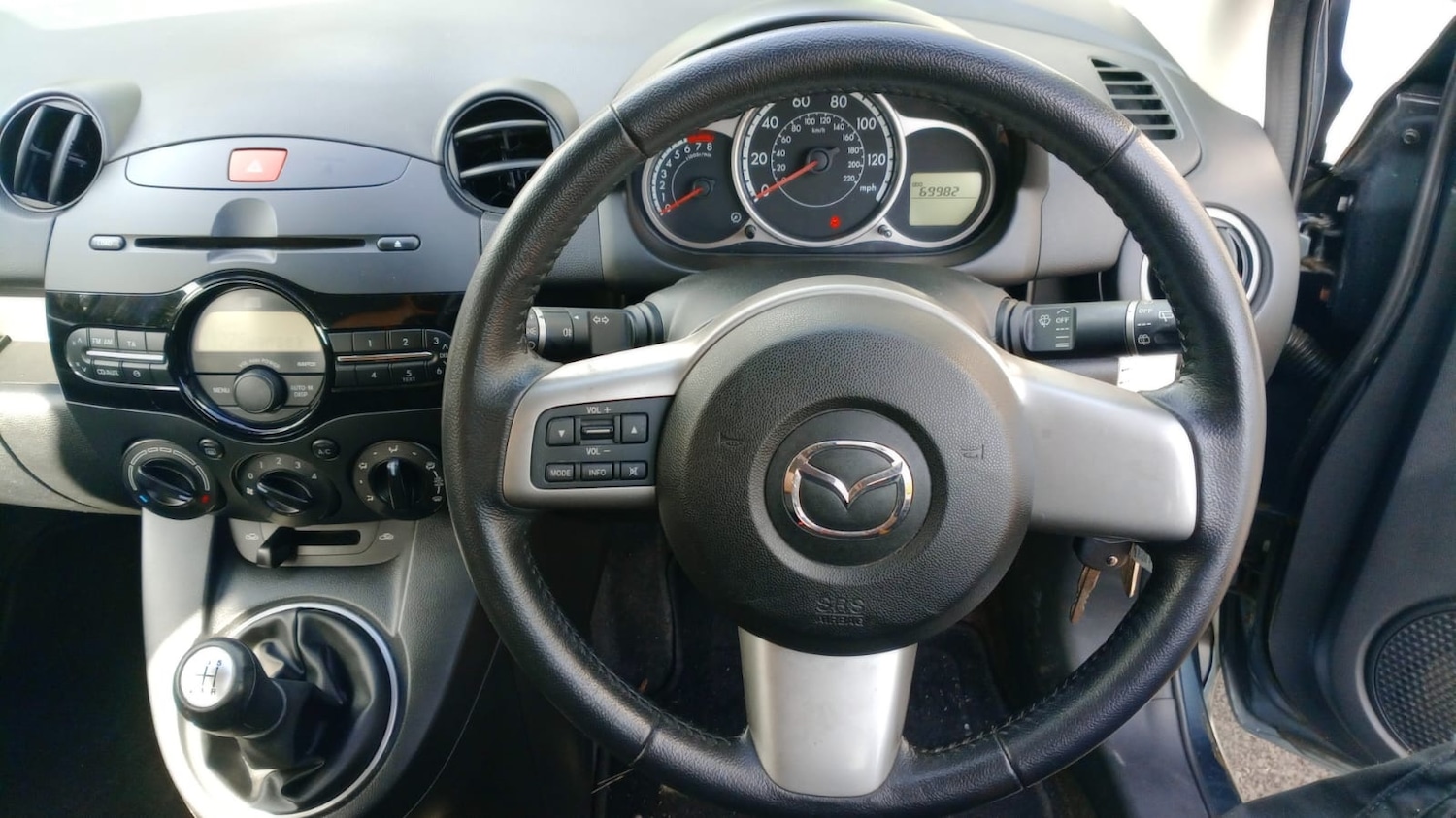 Used Mazda Mazda2 2011 for sale - 75891772: Photo 12