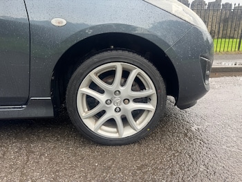 Used Mazda Mazda2 2011 for sale - 75891772: Photo