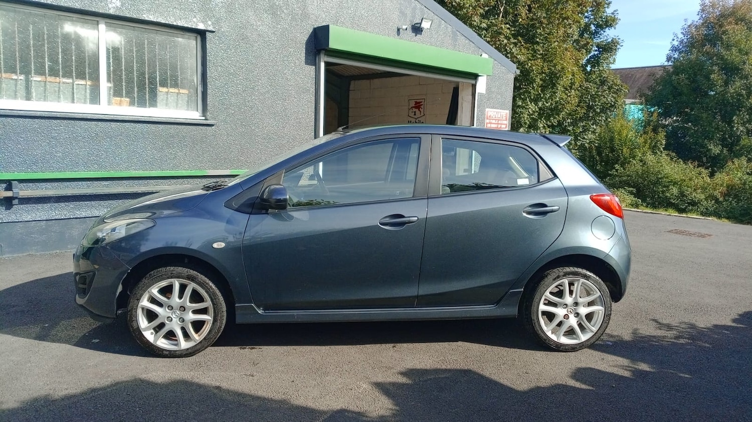 Used Mazda Mazda2 2011 for sale - 75891772: Photo 6