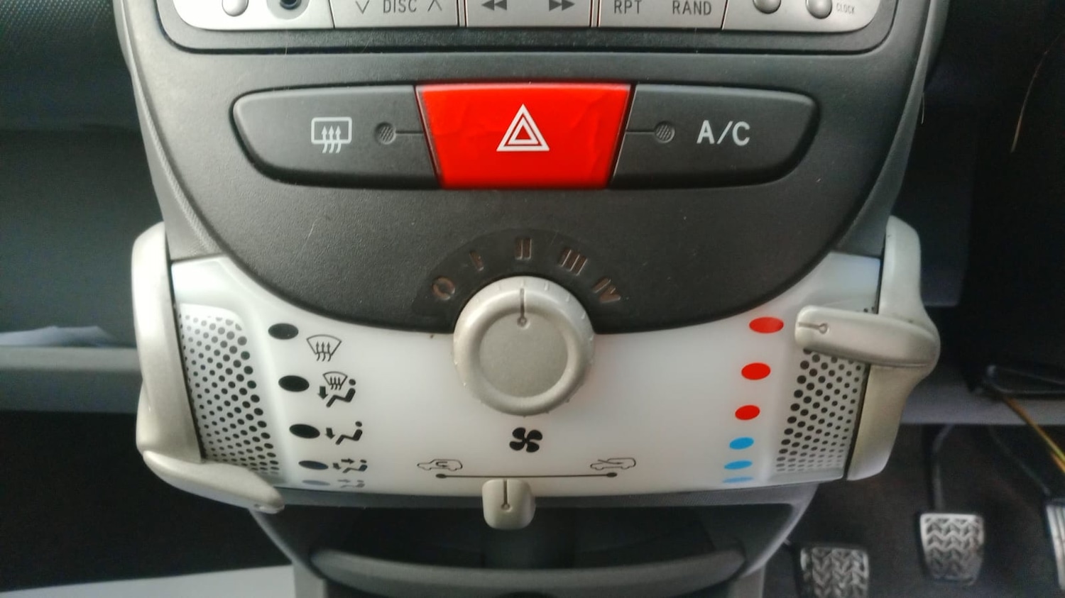 Used Toyota AYGO 2011 for sale - 77159041: Photo 11