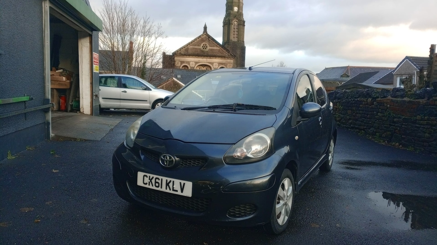 Used Toyota AYGO 2011 for sale - 77159041: Photo 2