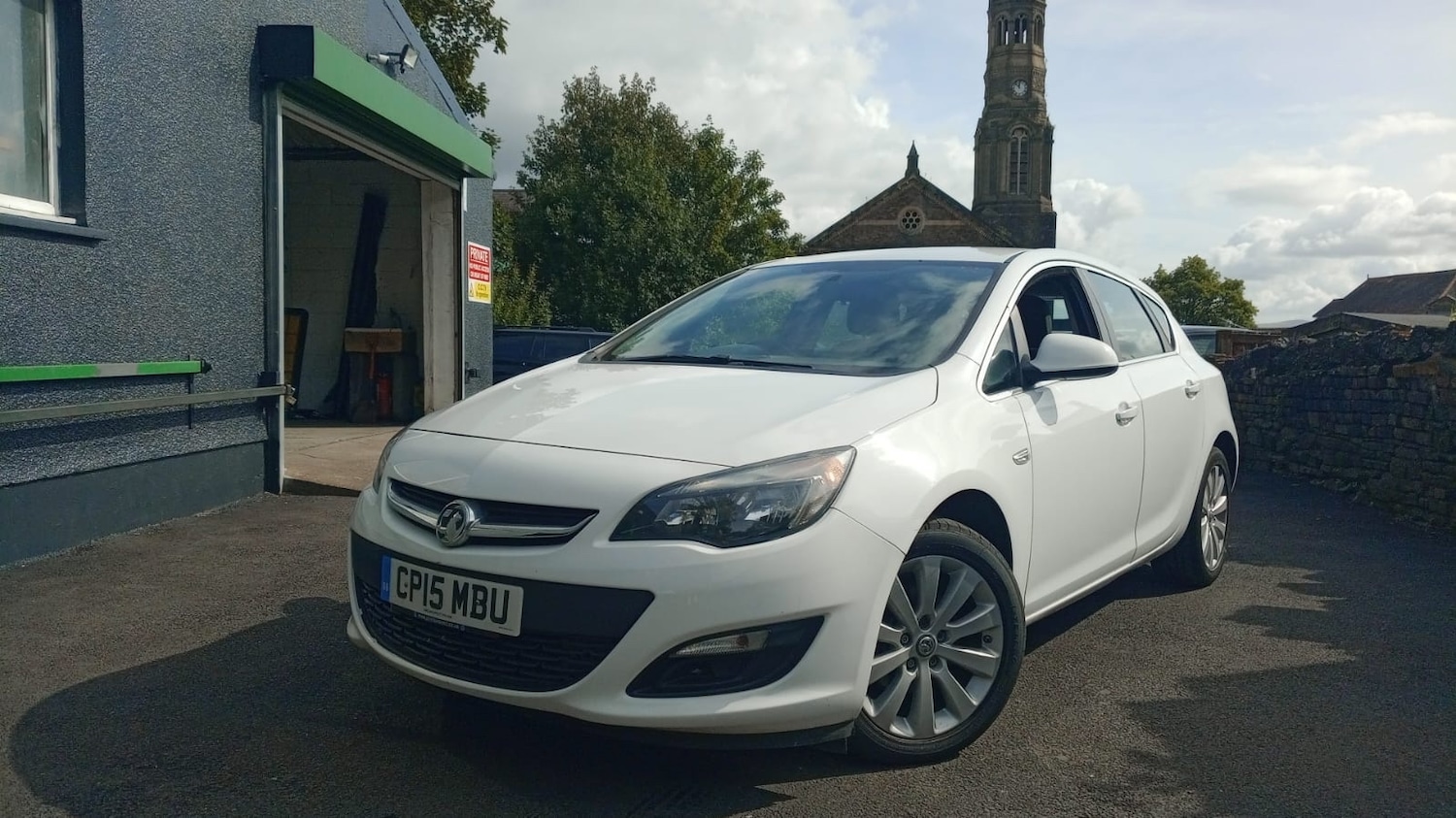 Used Vauxhall Astra 2015 for sale - 75603931: Photo 1