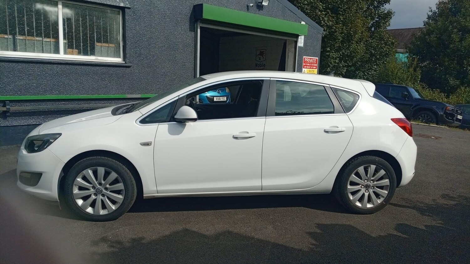 Used Vauxhall Astra 2015 for sale - 75603931: Photo 4