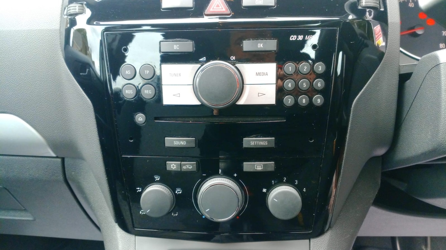 Used Vauxhall Zafira 2015 for sale - 76231385: Photo 15