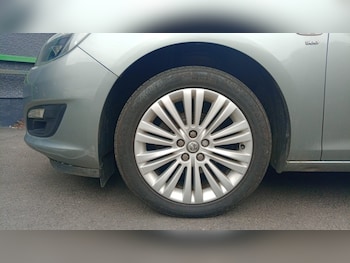 Used Vauxhall Astra 2013 for sale - 77915384: Photo