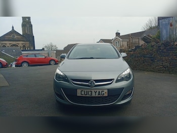 Used Vauxhall Astra 2013 for sale - 77915384: Photo