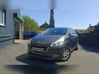 Used Peugeot 208 2014 for sale - 78421757: Photo
