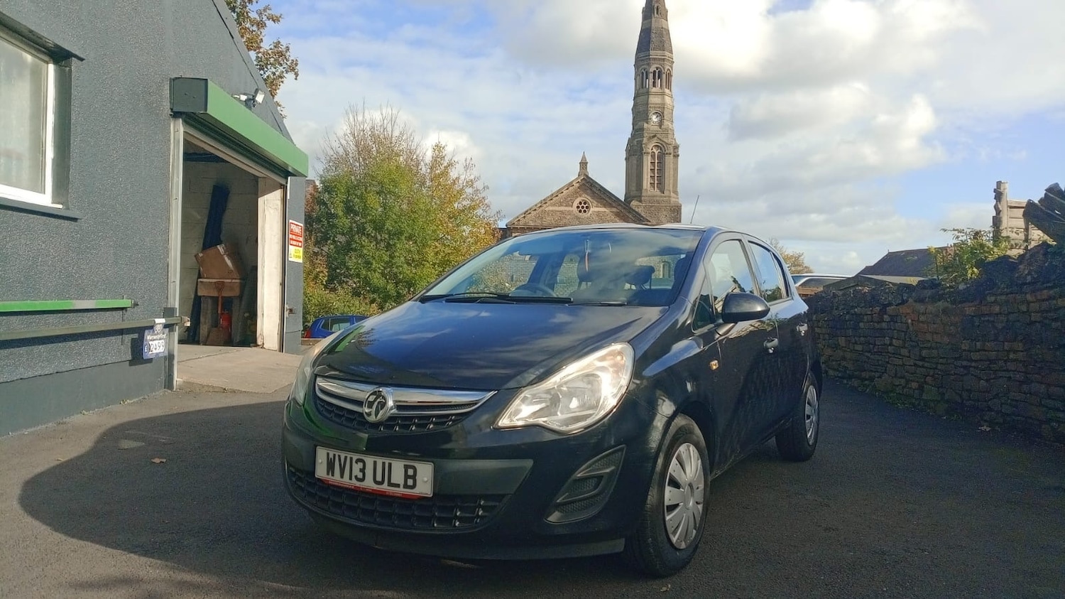 Used Vauxhall Corsa 2013 for sale - 76391554: Photo 2