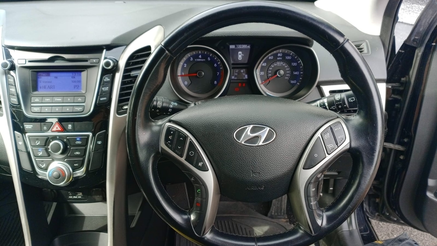 Used Hyundai i30 2015 for sale - 76103973: Photo 10