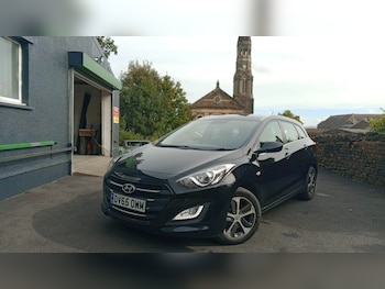 Used Hyundai i30 2015 for sale - 76103973: Photo 2