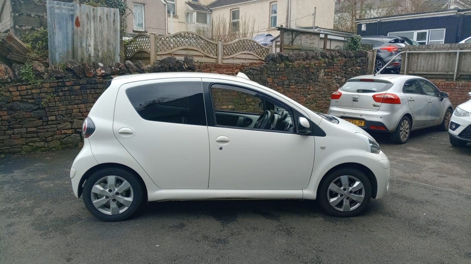 Used Toyota AYGO 2012 for sale - 77896203: Photo 2