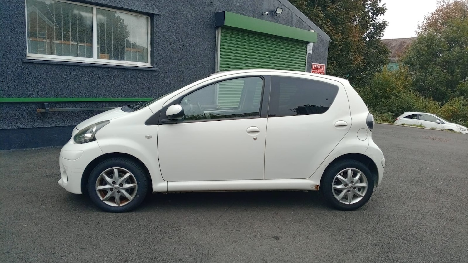 Used Toyota AYGO 2014 for sale - 76242625: Photo 6