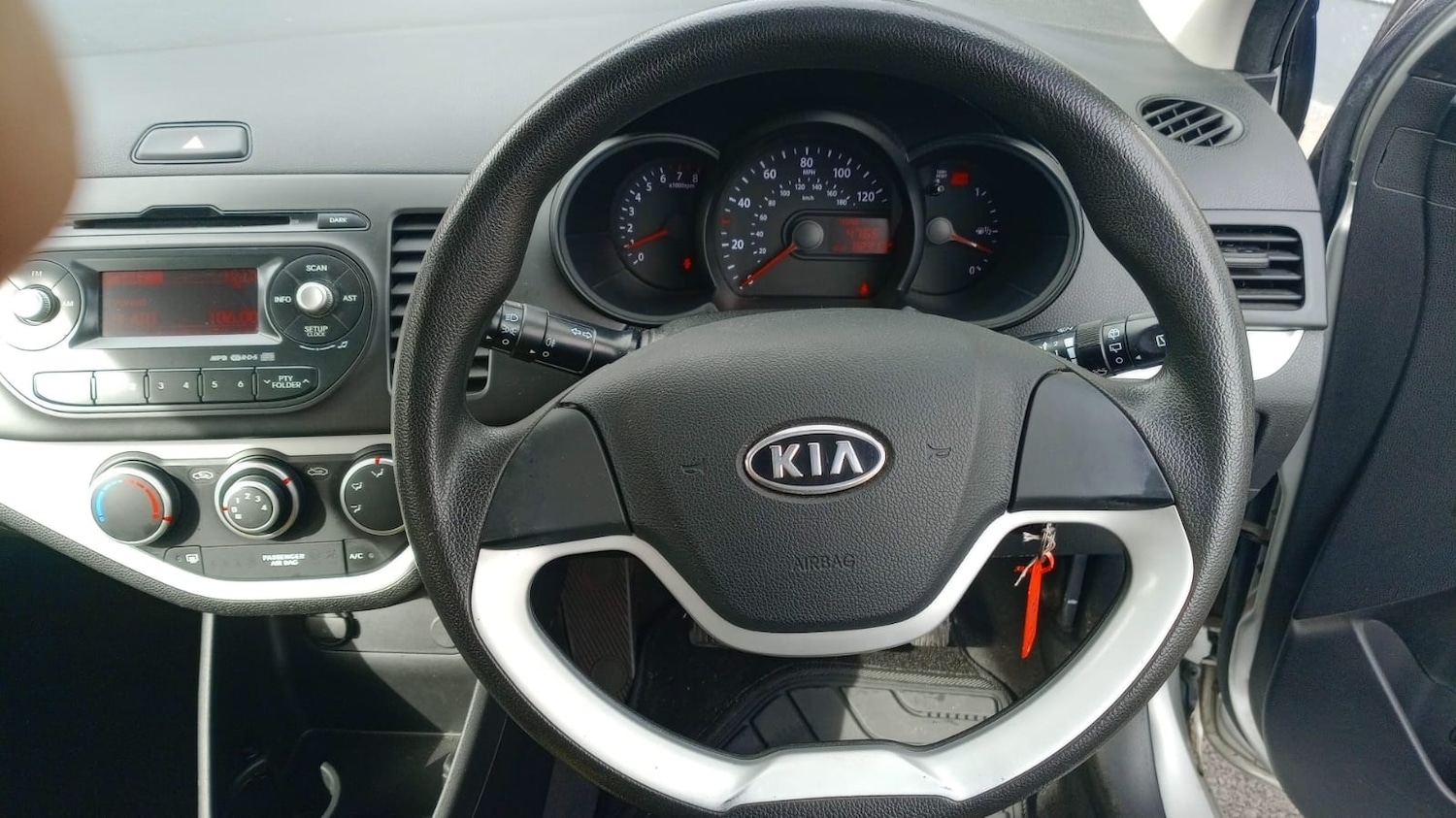 Used Kia Picanto 2011 for sale - 76101730: Photo 12