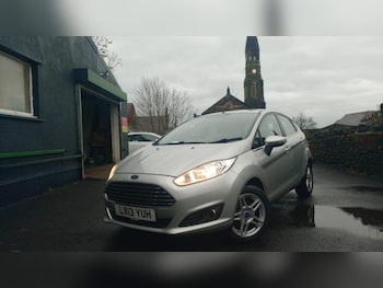 2013 (13) - 1.0 EcoBoost Zetec 5dr *DECEMBER 26 MOT*