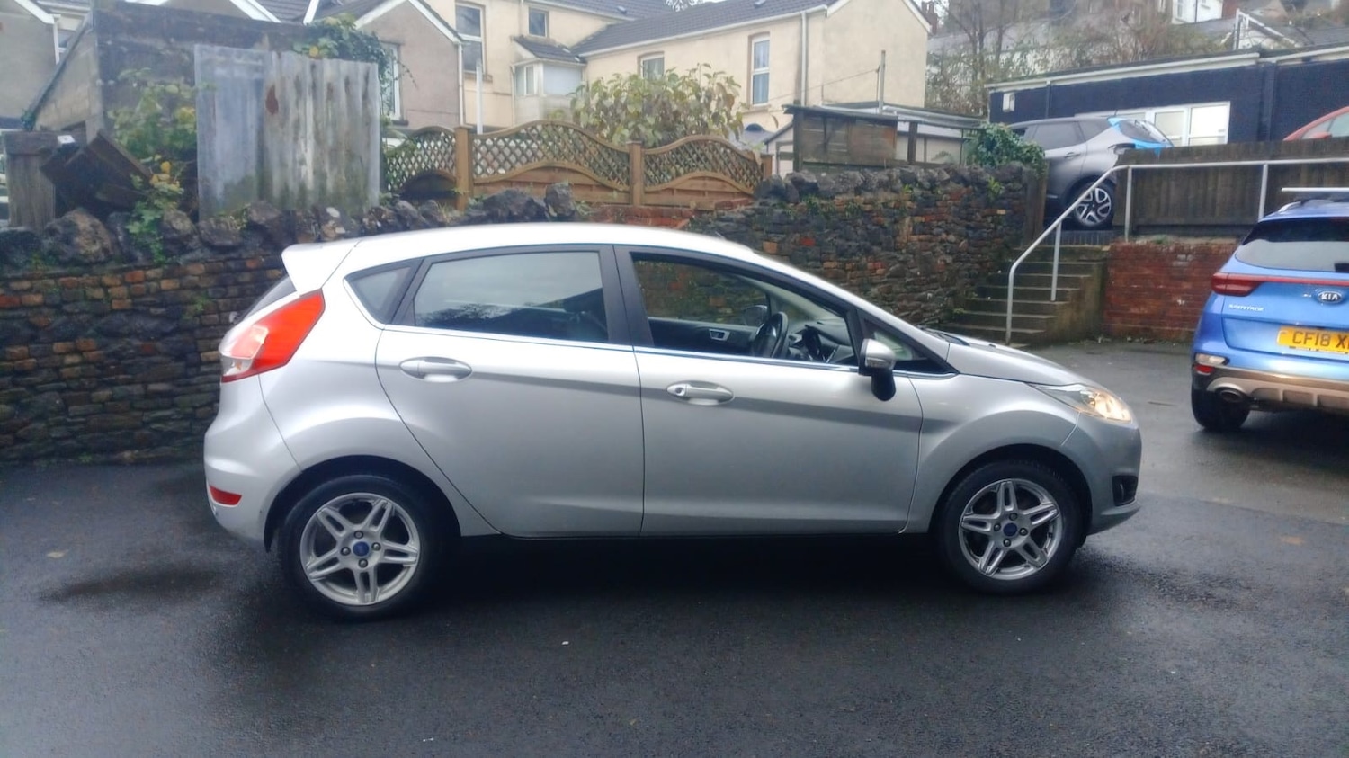 Used Ford Fiesta 2013 for sale - 76878023: Photo 2