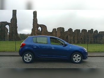 Used Dacia Sandero 2016 for sale - 77689317: Photo