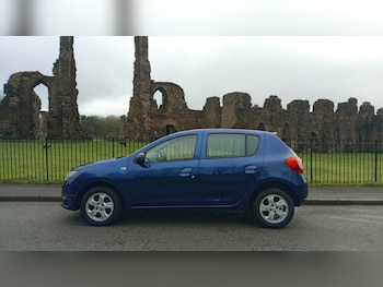 Used Dacia Sandero 2016 for sale - 77689317: Photo