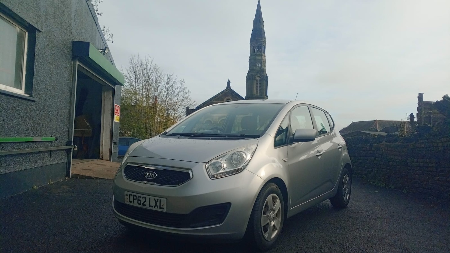 Used Kia Venga 2012 for sale - 76556689: Photo 2