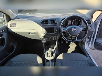 Used Volkswagen Polo 2015 for sale - 78042252: Photo