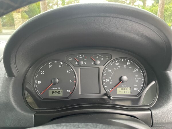 Used Volkswagen Polo 2009 for sale - 74022625: Photo 2