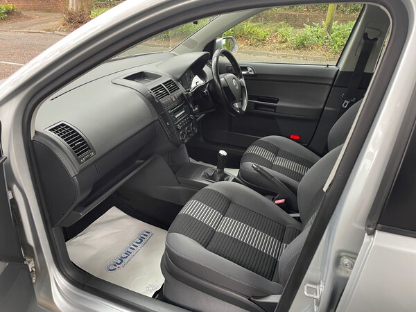 Used Volkswagen Polo 2009 for sale - 74022625: Photo 8