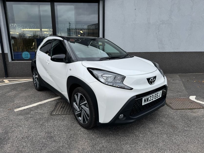 Used Toyota Aygo X 2023 for sale - 76309711: Photo 2