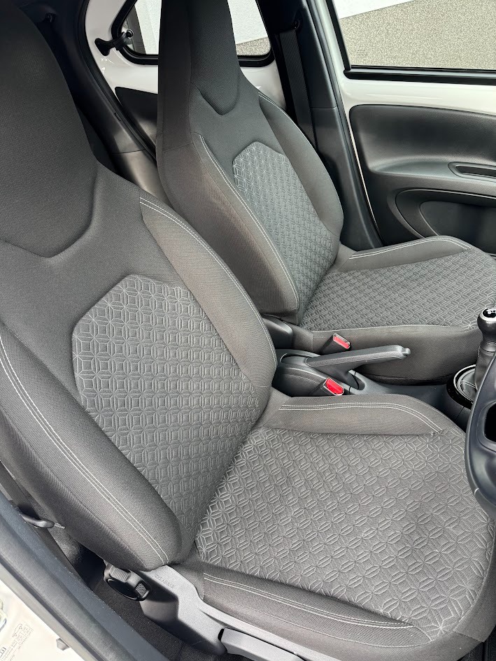 Used Toyota Aygo X 2023 for sale - 76309711: Photo 8