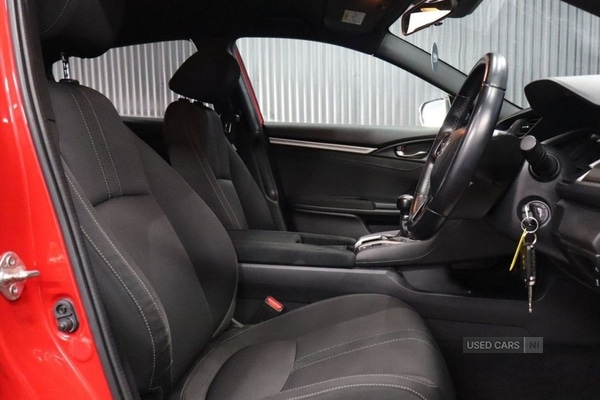 Used Honda Civic 2018 for sale - 77634256: Photo 32