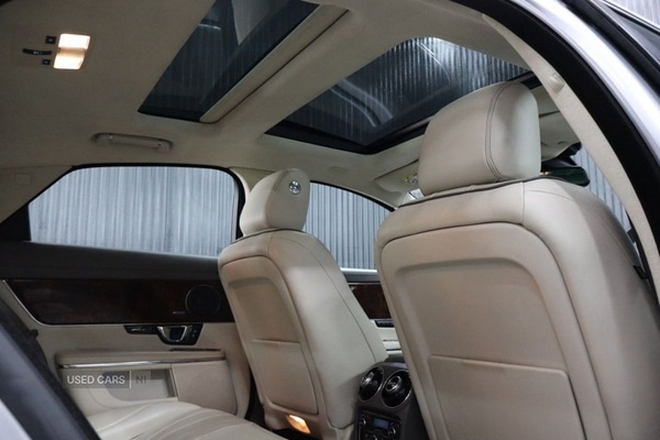 Used Jaguar XJ 2015 for sale - 76966018: Photo 32