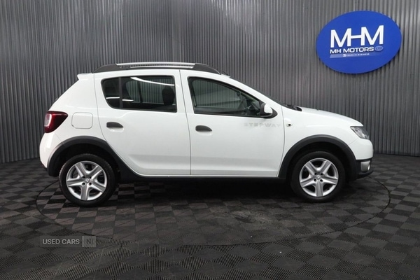 Used Dacia Sandero Stepway 2014 for sale - 77372118: Photo 5