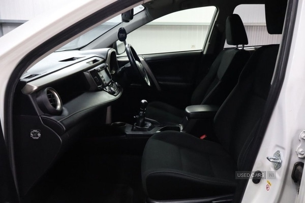 Used Toyota RAV4 2015 for sale - 76965934: Photo 38