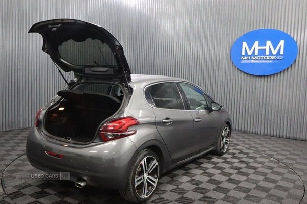 Used Peugeot 208 2018 for sale - 76899902: Photo 31